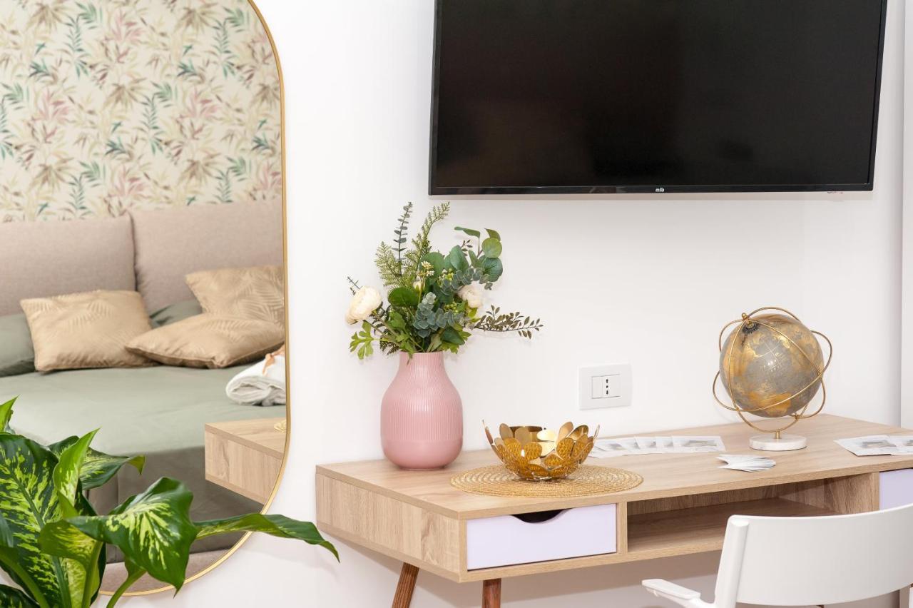 Michelangelo 80 Apartment Νάπολη Εξωτερικό φωτογραφία